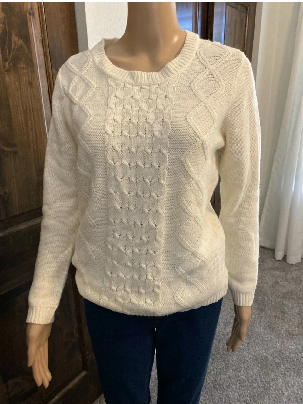 Ambiance Size Medium Cream Cable Knit Crewneck Sweater-008